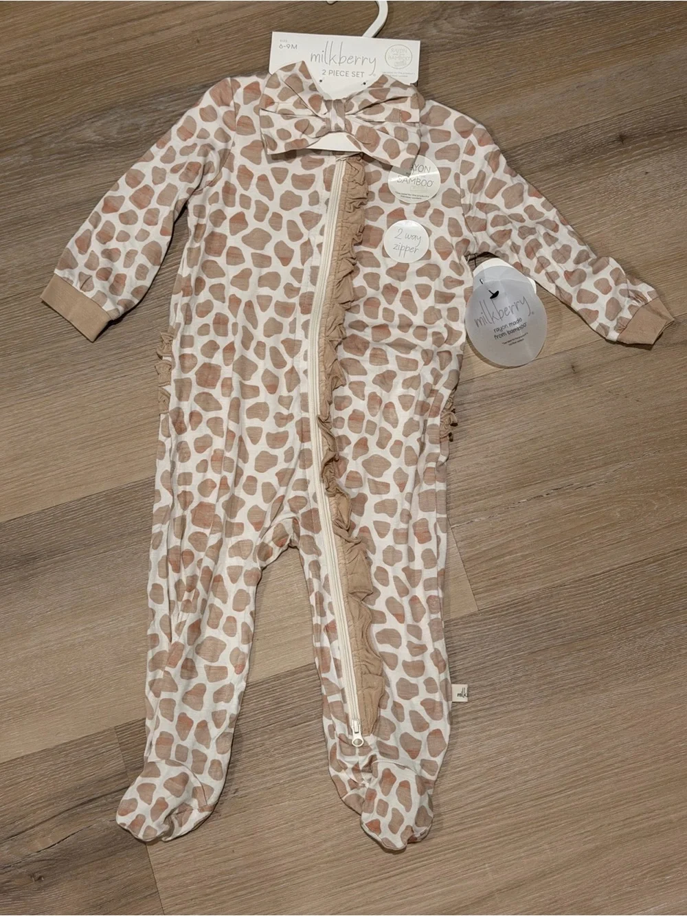 Milkberry size 6-9 months giraffe print sleeper pajamas outfit